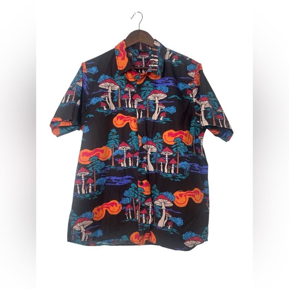 Neff Men’s Medium Psychedelic Forest Mushroom Trippy Smiley Face Button Up Shirt